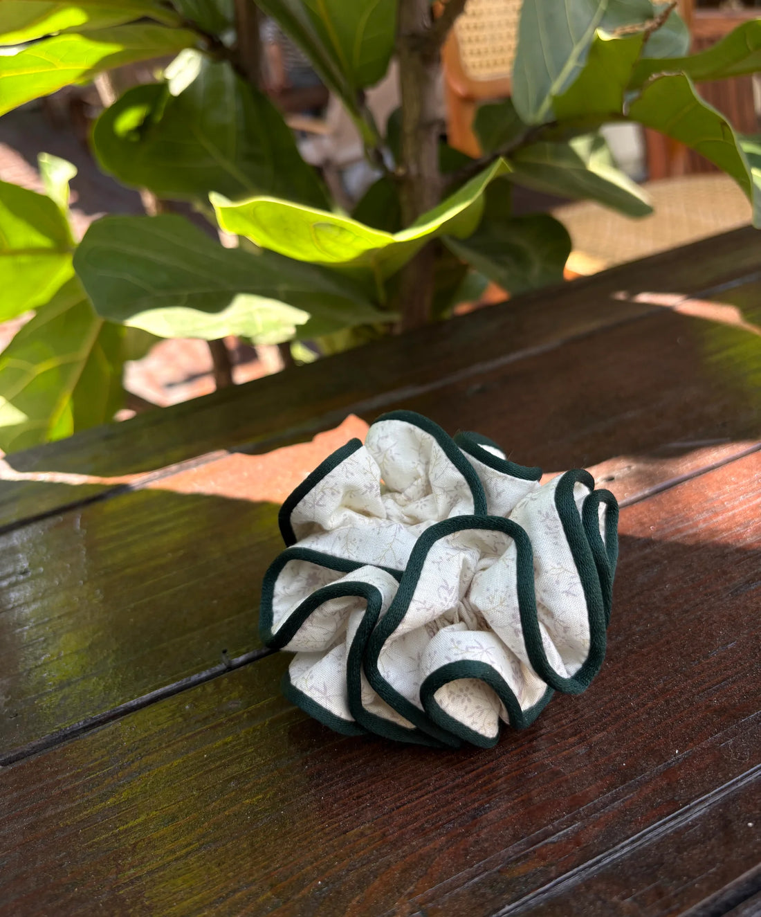 Cream & Dark Green Piped Fabric Scrunchie